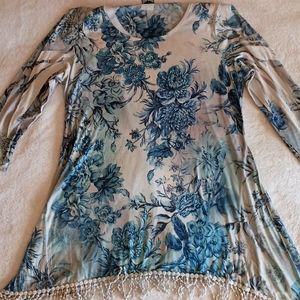 Beautiful Pull Over Top 3/4 Length Sleeves